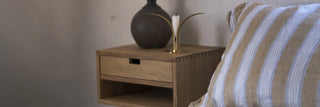 Köp stående & vägghängda sängbord i svensk design hos GAD.